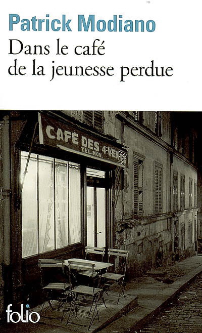 Dans Le Café De La Jeunesse Perdue