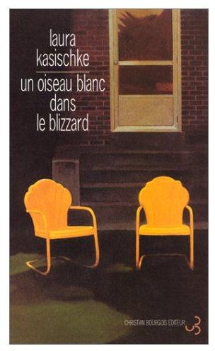 Un oiseau blanc dans le blizzard